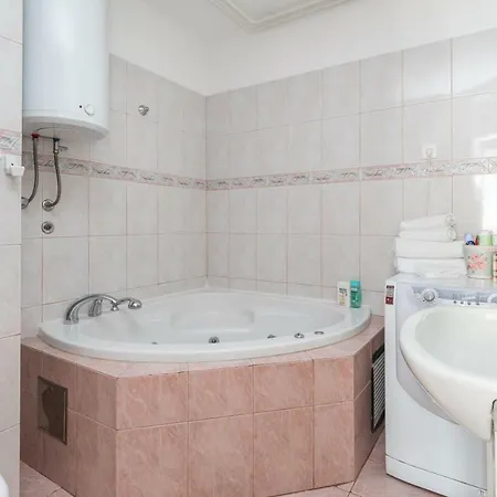 Budget Friendly| 2 Bd | Close To Beach 公寓