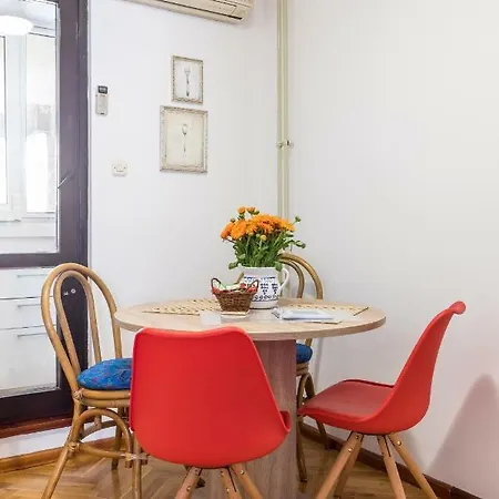 Budget Friendly| 2 Bd | Close To Beach Apartman Split