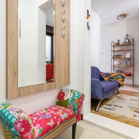Budget Friendly| 2 Bd | Close To Beach * Split