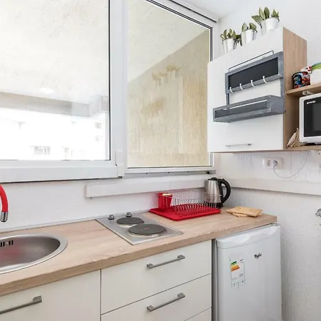 Budget Friendly| 2 Bd | Close To Beach Split